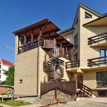Yuzhniy Veter Hotel Yuzhniy Veter Hotel