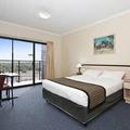 Отель Comfort Hotel Adelaide Riviera