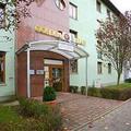 Отель Golden Leaf Hotel Perlach Allee Hof