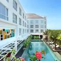 Отель Mercure Bali Harvestland Kuta