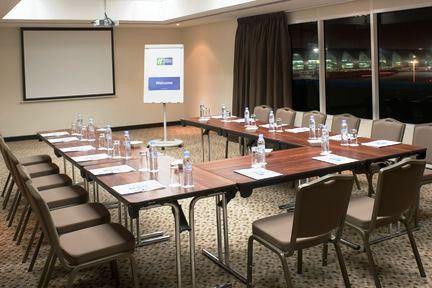 Holiday Inn Express Dubai Airport Holiday Inn Express Dubai Airport