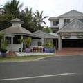 Отель Bargara Shoreline Apartments