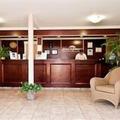 Отель Howard Johnson Inn Kamloops Downtown