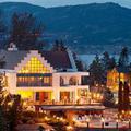 Отель Lake Okanagan Resort