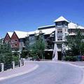 Отель Raintree Whiski Jack Creekside Resort Whistler