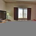 Отель Quality Suites Near Convention Center