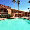Отель Super 8 Motel Black Canyon Phoenix
