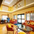 Отель BEST WESTERN Raffles Inn and Suites Anaheim