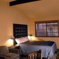 Отель Lemon Tree Hotel and Suites