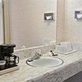 Отель Dunsmuir Inn & Suites Hotel