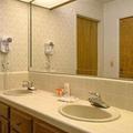 Отель Howard Johnson Inn and Suites Monterey Pacific Grove