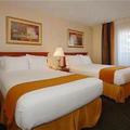 Отель Holiday Inn Express Hotel & Suites Pasadena-Colorado Blvd.