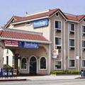 Отель Travelodge Pasadena Central