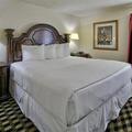 Отель MCM Elegante Suites Colorado Springs