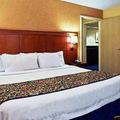 Отель Courtyard by Marriott Gainesville