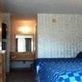 Отель Record Parkside Inn and Suites