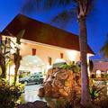 Отель Maingate Lakeside Resort