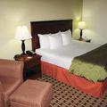 Отель La Quinta Inn & Suites St. Petersburg Northeast