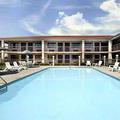 Отель Ramada Limited Adairsville