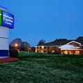 Отель Holiday Inn Express Hotel & Suites Cedartown
