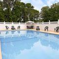 Отель Days Inn & Suites Pine Mountain - Maingate North of Callaway Gardens