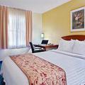 Отель TownePlace Suites Savannah Midtown