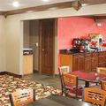 Отель Hometown Inn & Suites Cedar Rapids