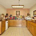 Отель Days Inn Evansdale